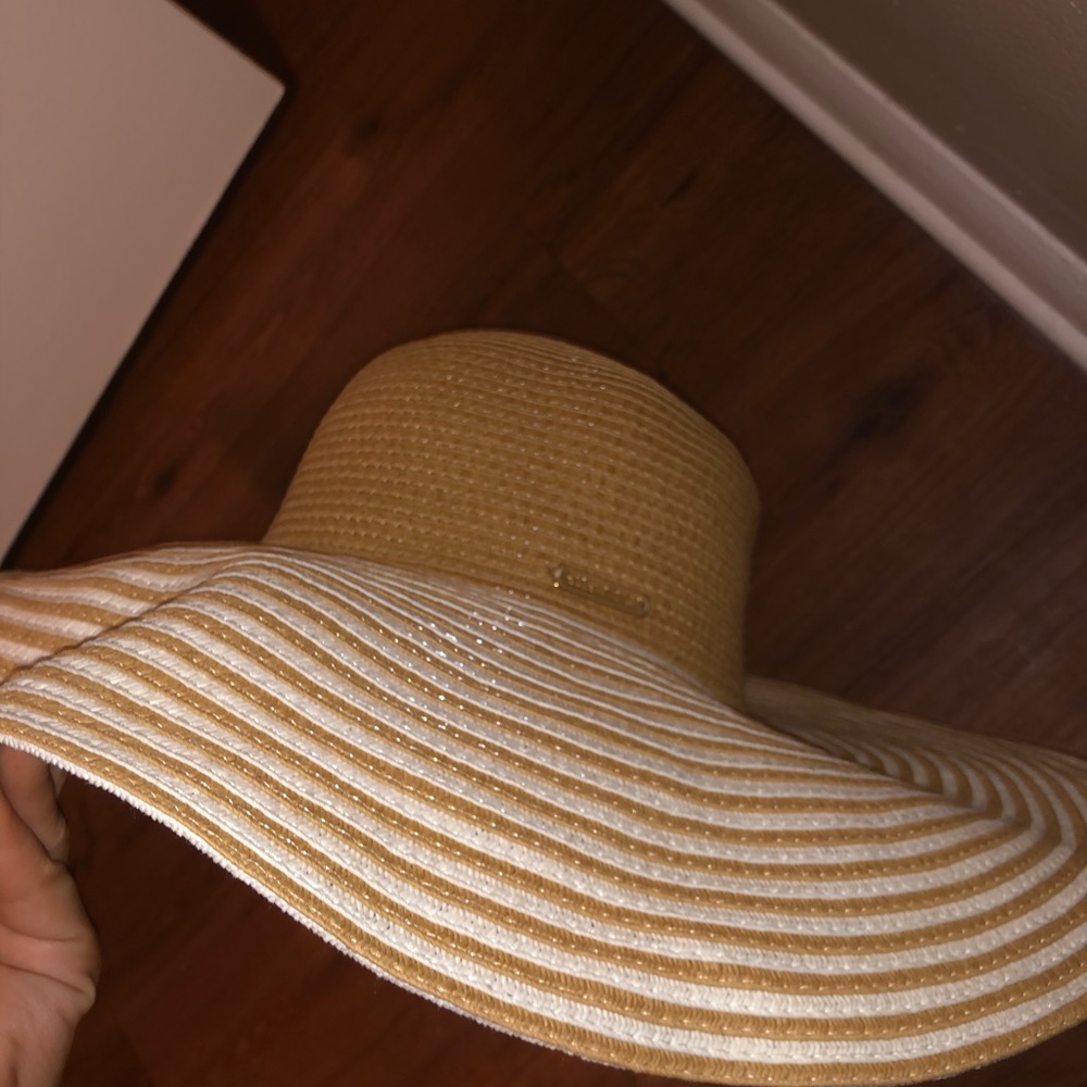 chic beach hat - Picture 2 of 2
